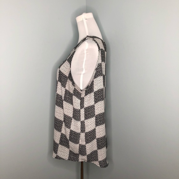 Smart Set Black & White Zippered Blouse - Picture 4 of 7